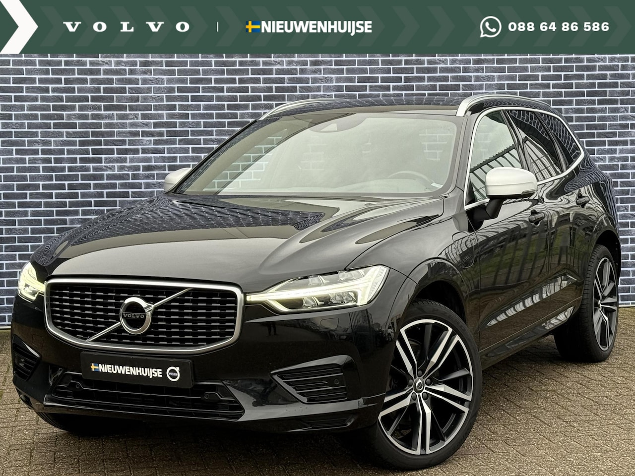 Volvo XC60 - 2.0 T8 Twin Engine AWD R-Design | Trekhaak | Parkeercamera | Schuif/kantel Panoramadak | L - AutoWereld.nl