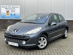 Peugeot 207 - 1.4 VTi XS Pack | Weinig Kilometers | Cruise en Climate Control |