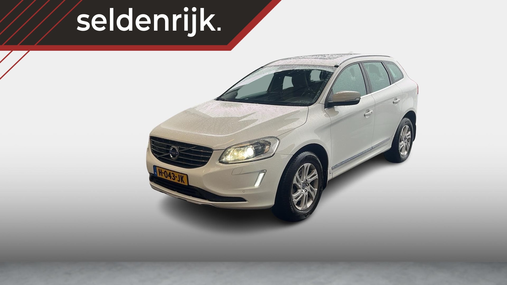 Volvo XC60 - 2.4 D4 R-Design 2.4 D4 R-Design - AutoWereld.nl