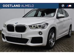 BMW X1 - sDrive20i Executive M Sport Automaat / Trekhaak / Sportstoelen / Stoelverwarming / LED / V