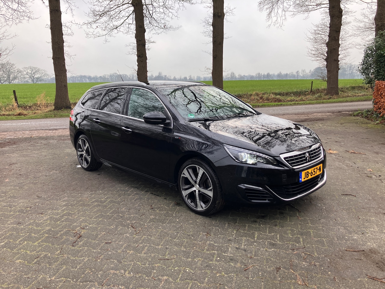 Peugeot 308 SW - 1.6 e-THP GT 205 205 PK, Cruis Control, Panorama dak, Trekhaak. - AutoWereld.nl