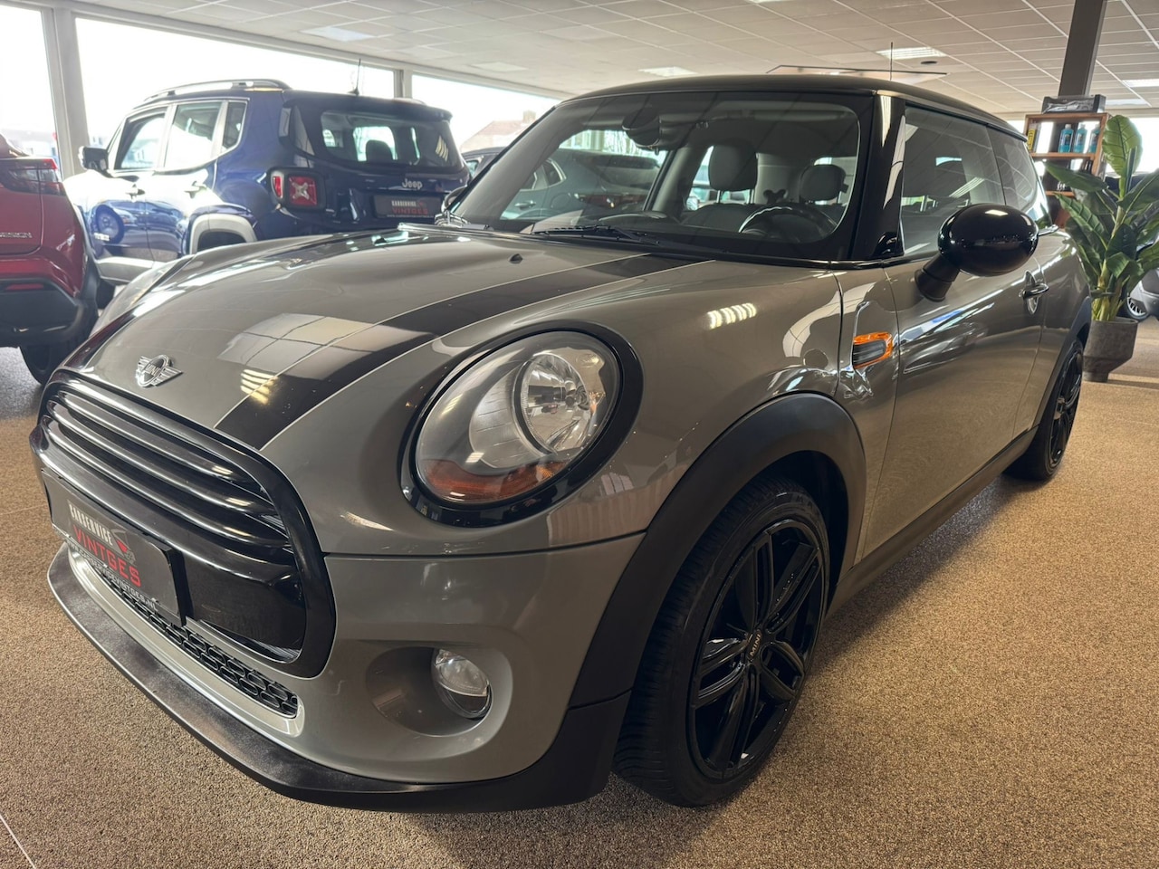 MINI Cooper - Mini 1.5 Airco, L/m17"inch, 97dkm, 136PK! - AutoWereld.nl