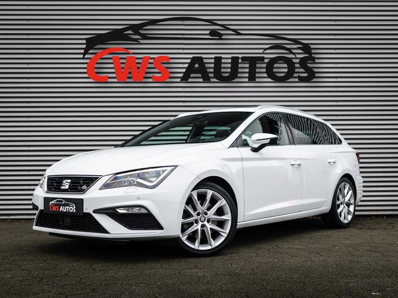 Seat Leon ST - 1.5 TSI FR VIRTUAL PANO BEATS CAMERA KEYLESS ZWARTE HEMEL - AutoWereld.nl