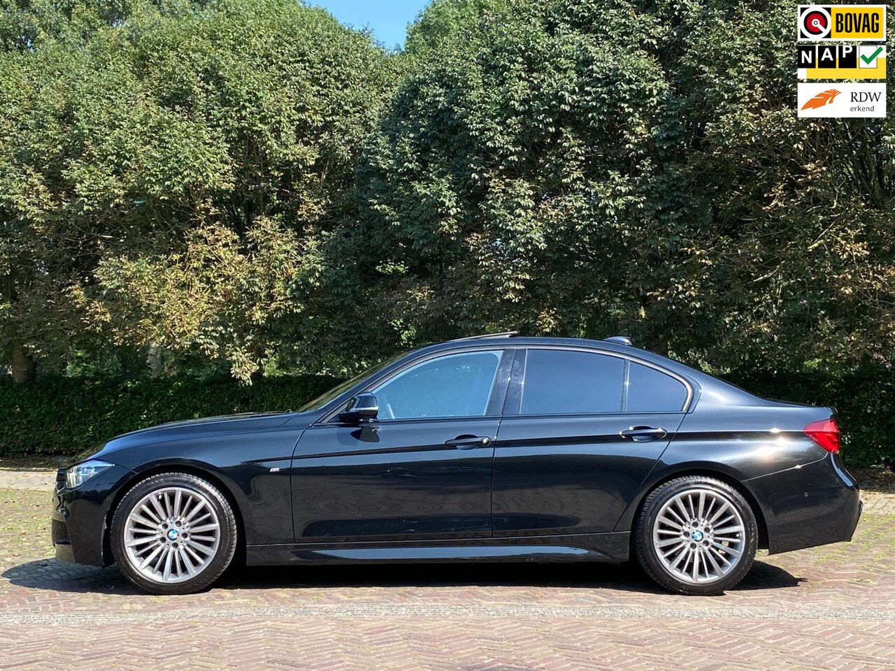 BMW 3-serie - 320i M Sport Edition | HUD | Leder | Schuifdak | LED | Navi | Trekhaak | Garantie - AutoWereld.nl