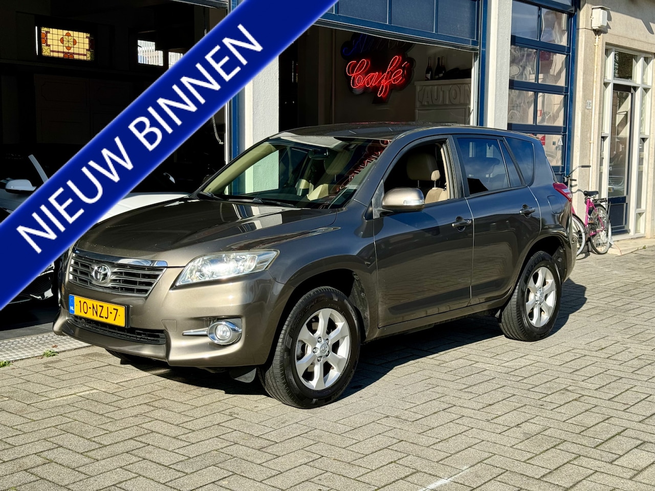 Toyota RAV4 - 2.0 VVTi Executive Business 2.0 VVTi Executive Business FULL OPTIONS - AutoWereld.nl