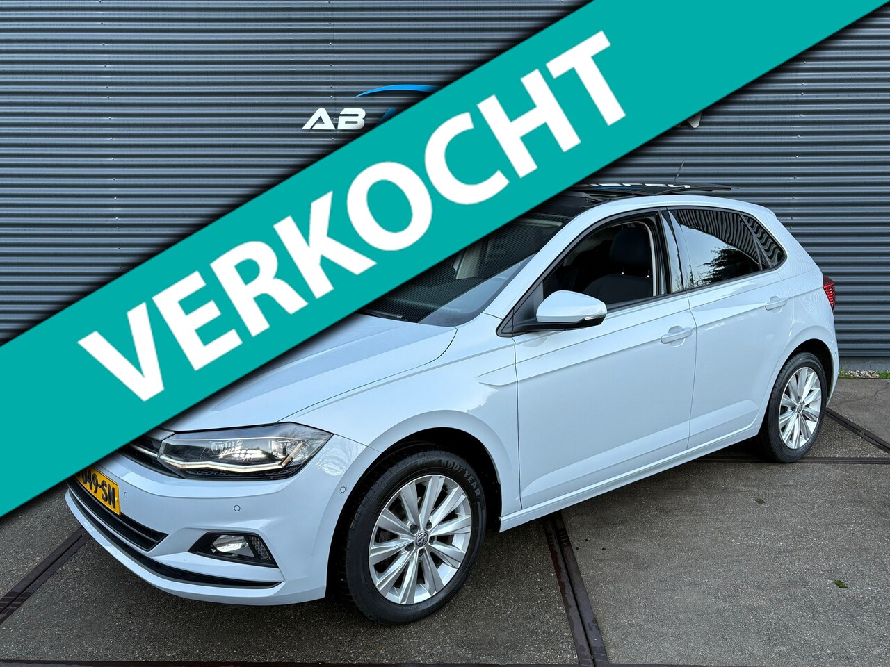 Volkswagen Polo - 1.0 TSI Comfortline Business PANO/ PDC/ TREKHAAK - AutoWereld.nl