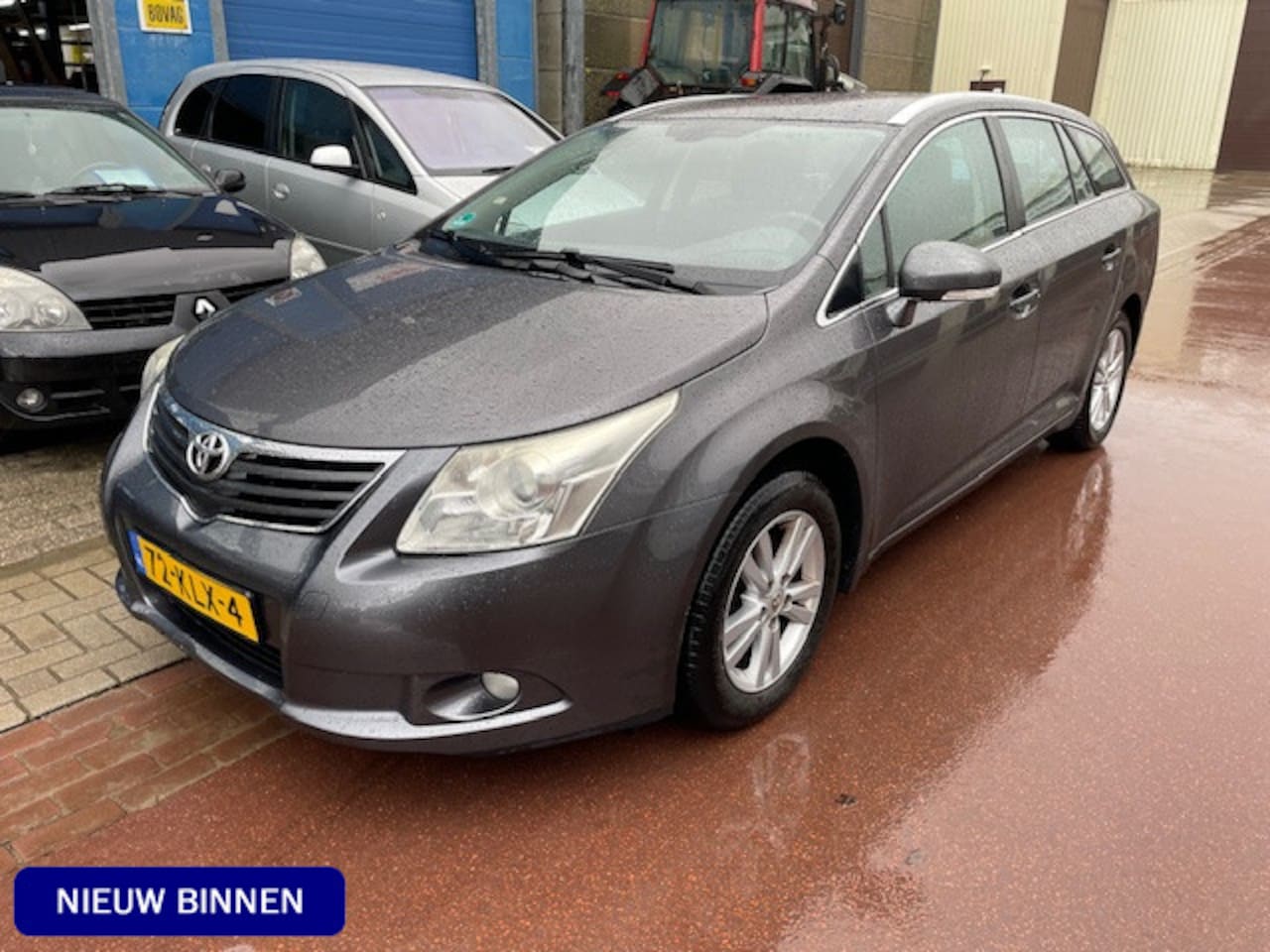 Toyota Avensis Wagon - 1.8 VVTi Dynamic Automaat 2010 Youngtimer Boekjes en NAP Bluetooth telefoon, 17" Sportvelg - AutoWereld.nl