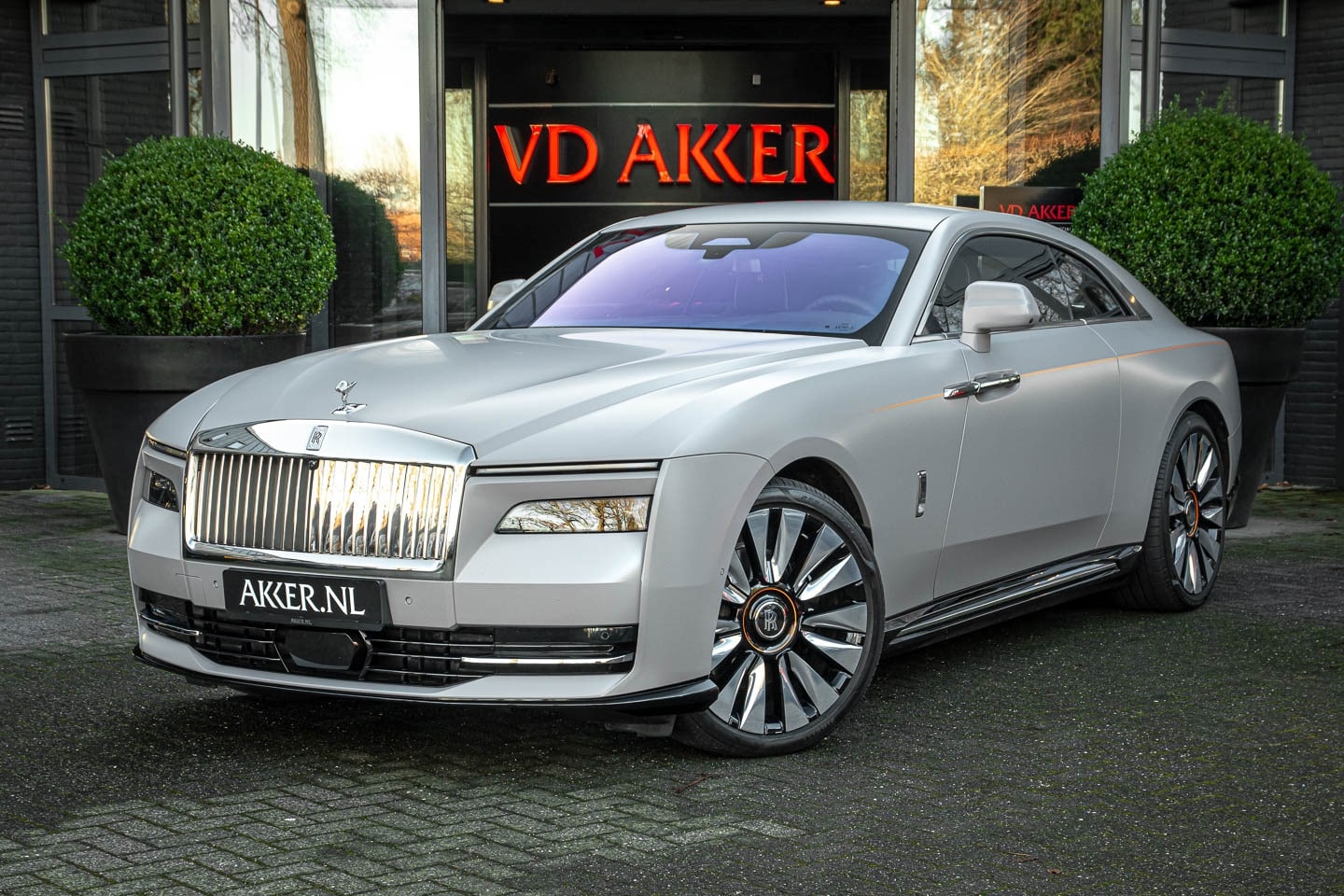 Rolls-Royce Spectre - 23INCH+LAUNCH PACK+PINSTRIPE+SHOOTING STAR HEADLINER - AutoWereld.nl