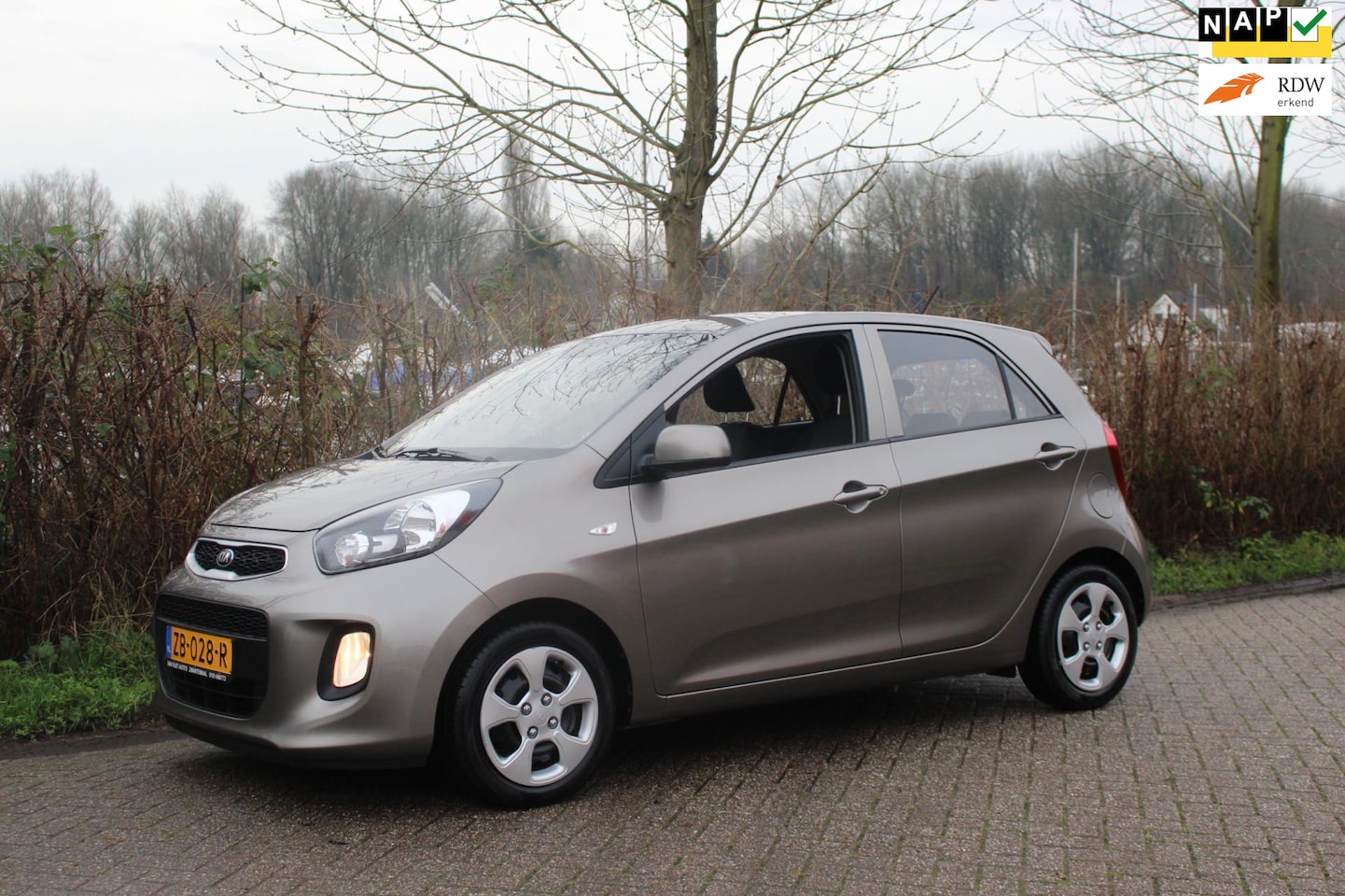 Kia Picanto - 1.0 CVVT ComfortLine *Zeer nette auto !! - AutoWereld.nl