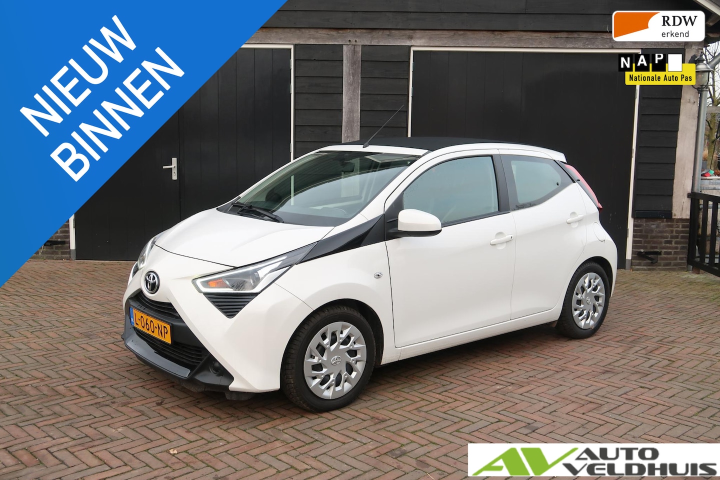 Toyota Aygo - 1.0 VVT-i x-play cabrio 1.0 VVT-i x-play cabrio - AutoWereld.nl