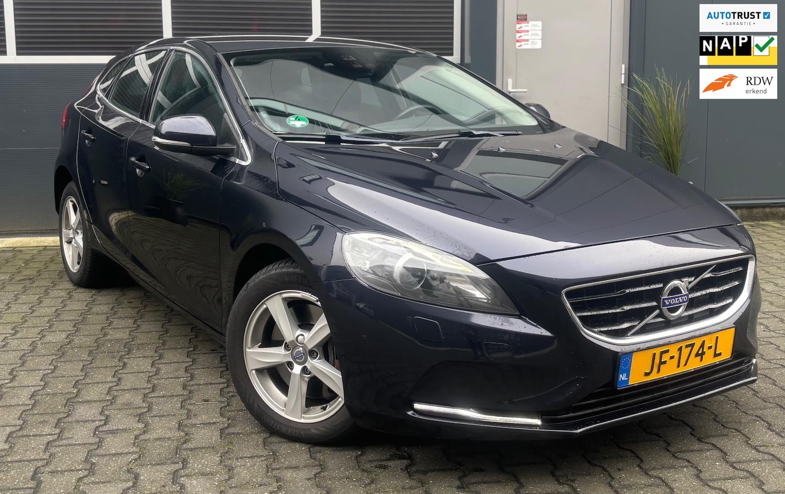 Volvo V40 - 1.5 T2 Nordic+*STOELVW*CRUISE*DEALER ONDERHOUDEN - AutoWereld.nl