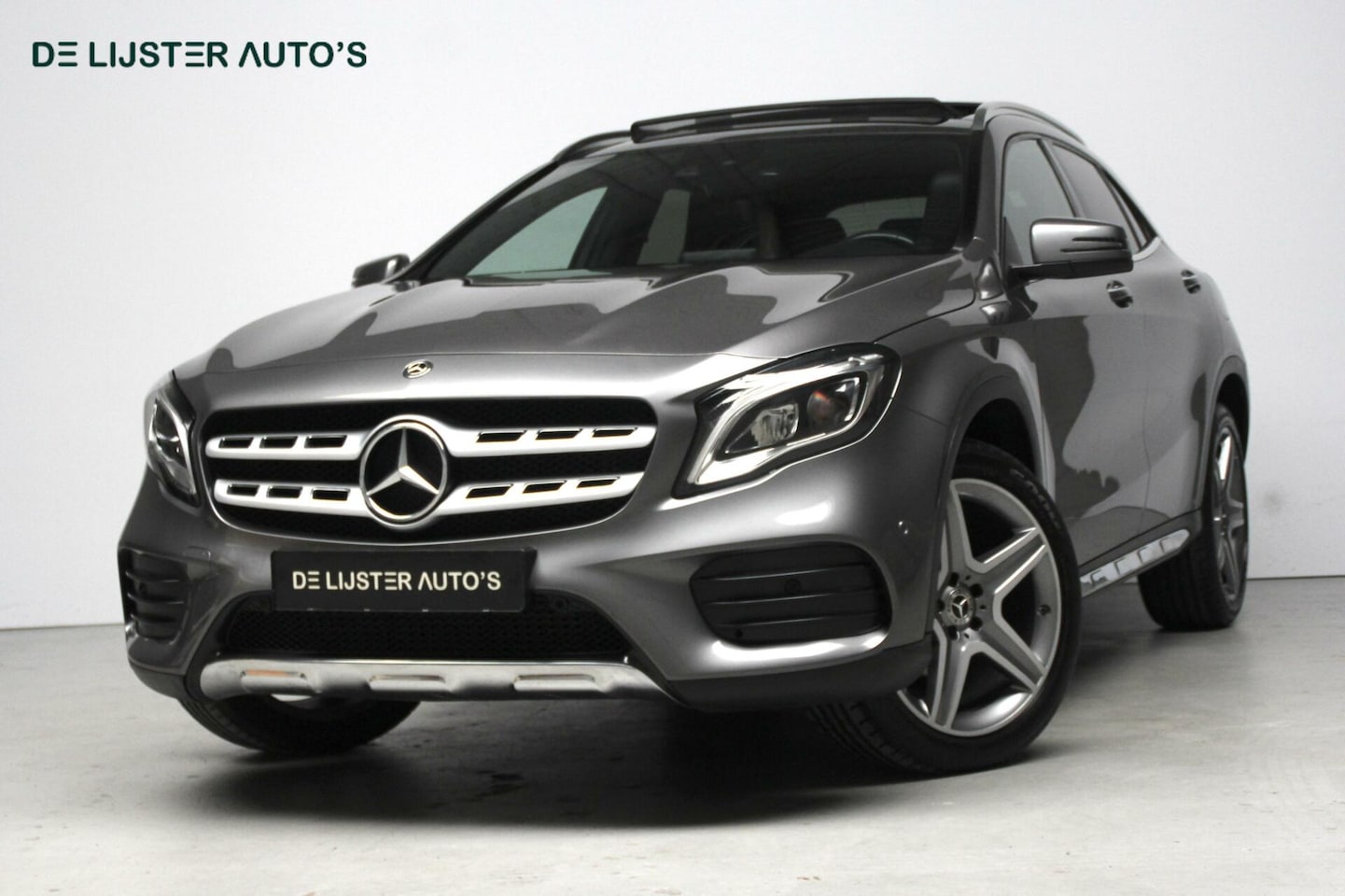 Mercedes-Benz GLA-Klasse - 200 AMG Automaat 157 PK |PANORAMADAK, CARPLAY, KEYLESS, CAMERA, STOELVERWARMING, PDC, LED, - AutoWereld.nl