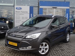 Ford Kuga - 1.5 Turbo 120pk Trend Ultimate vooruitverw. / stoelverw. / trekhaak / privacy glass / eers