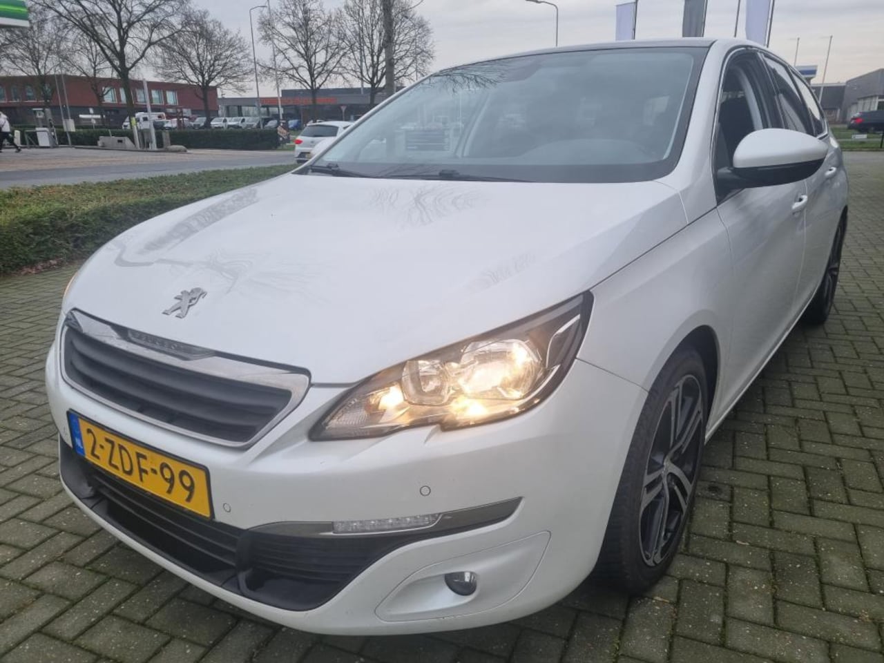 Peugeot 308 SW - 1.6 BlueHDI Blue Lease Limited Panodak navi 1e Eigenaar - AutoWereld.nl