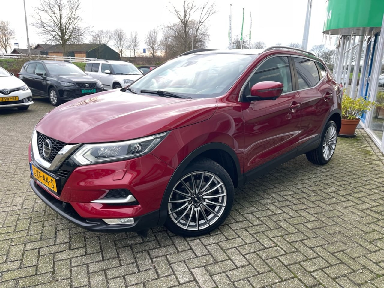 Nissan Qashqai - 1.3 DIG-T N-Connecta, Carplay, Panodak, Stoelverwarming - AutoWereld.nl