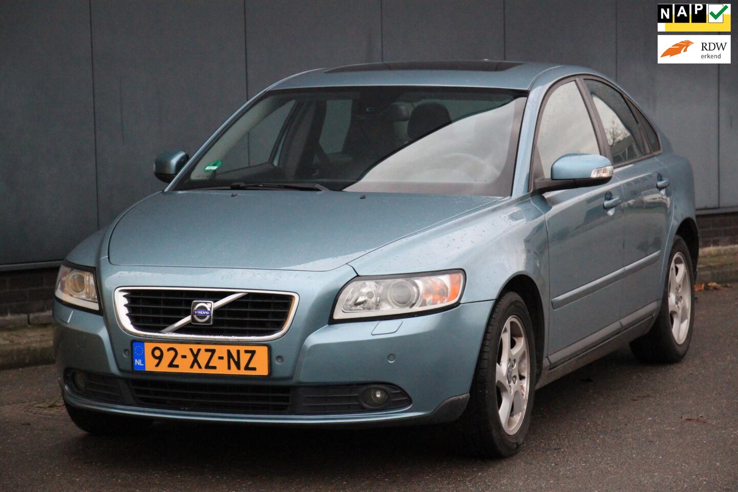 Volvo S40 - 2.4 Edition II Elek-Dak/Leer/Parkeersensor v,a/Navigatie/Stoelverwarming - AutoWereld.nl