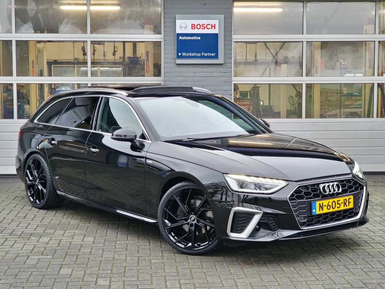 Audi A4 Avant - 40 TFSI S edition|3xsline|204PK|20inch|Pano|Leer|Trekhaak| - AutoWereld.nl