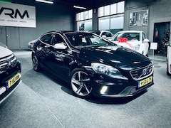 Volvo V40 - 1.6 D2 R-Design - Navi - Cruise - Climat control - LM Velgen - Trekhaak