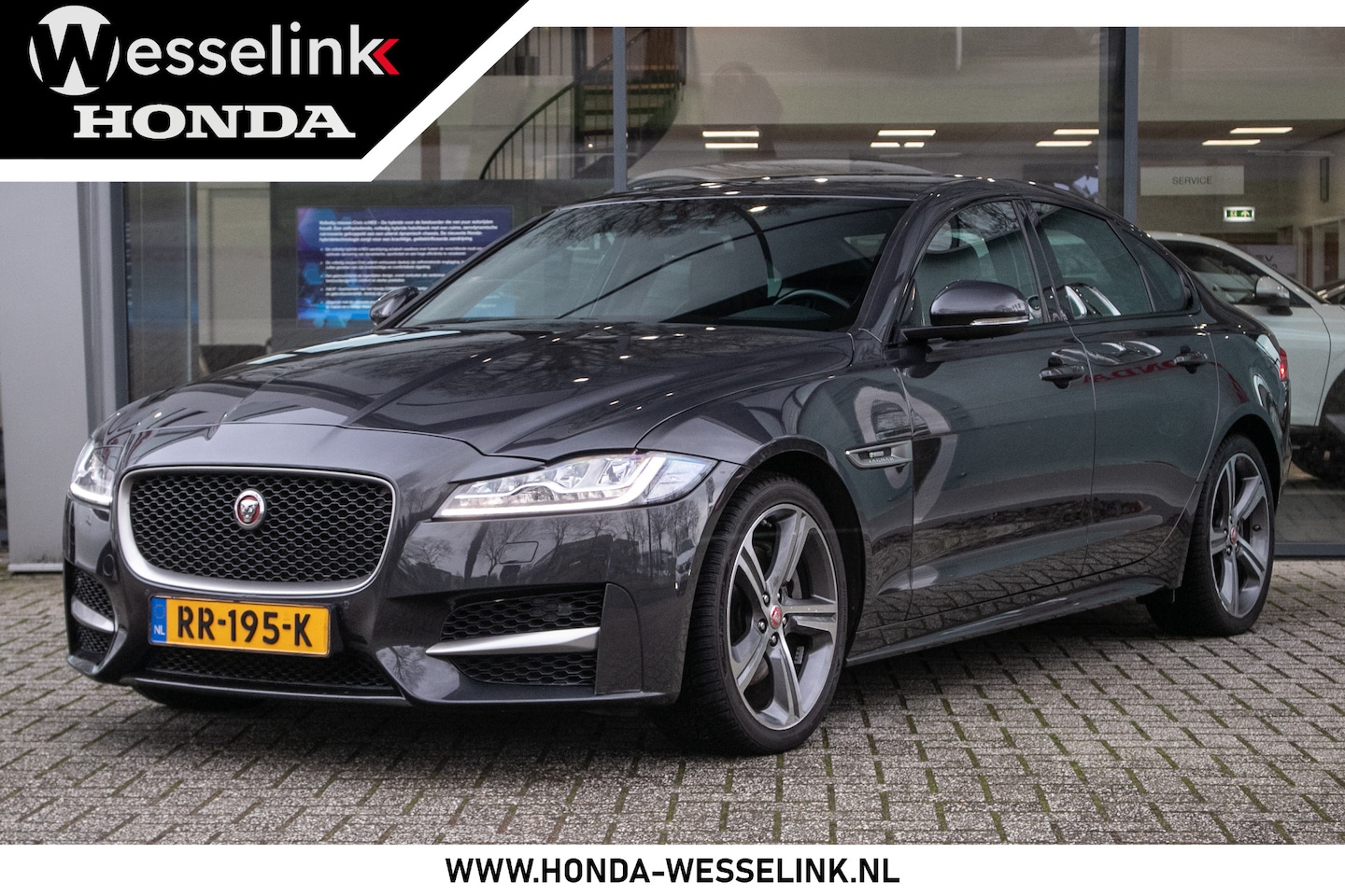 Jaguar XF Portfolio - 2.0D R-Sport Automaat -All in rijklaarprijs | Onderhouden auto | Trekhaak - AutoWereld.nl