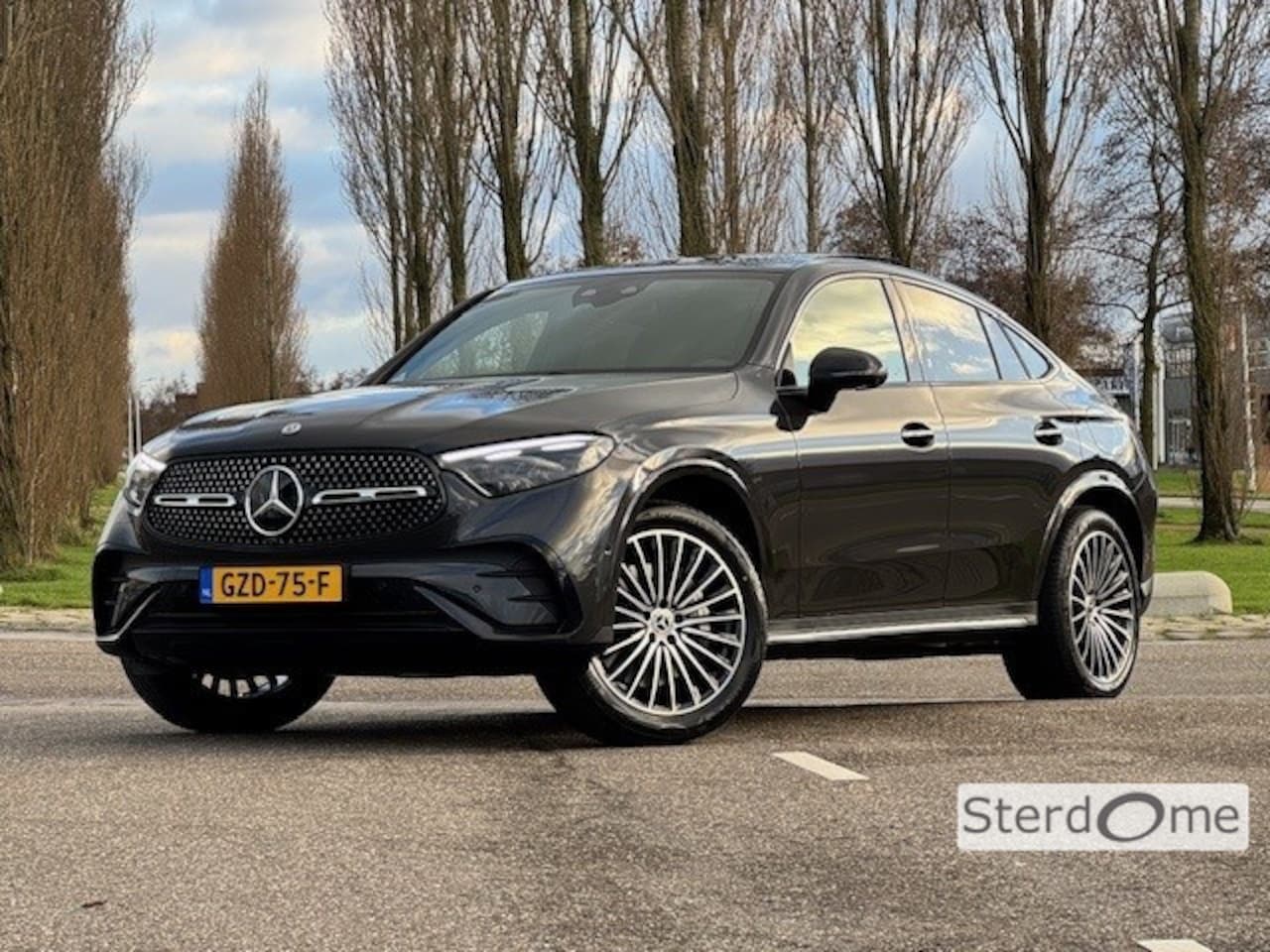 Mercedes-Benz GLC-klasse Coupé - 300e 4MATIC Sport Edition l Techniek pakket l MBUX l Airmatic l Panoramadak l Meesturend a - AutoWereld.nl