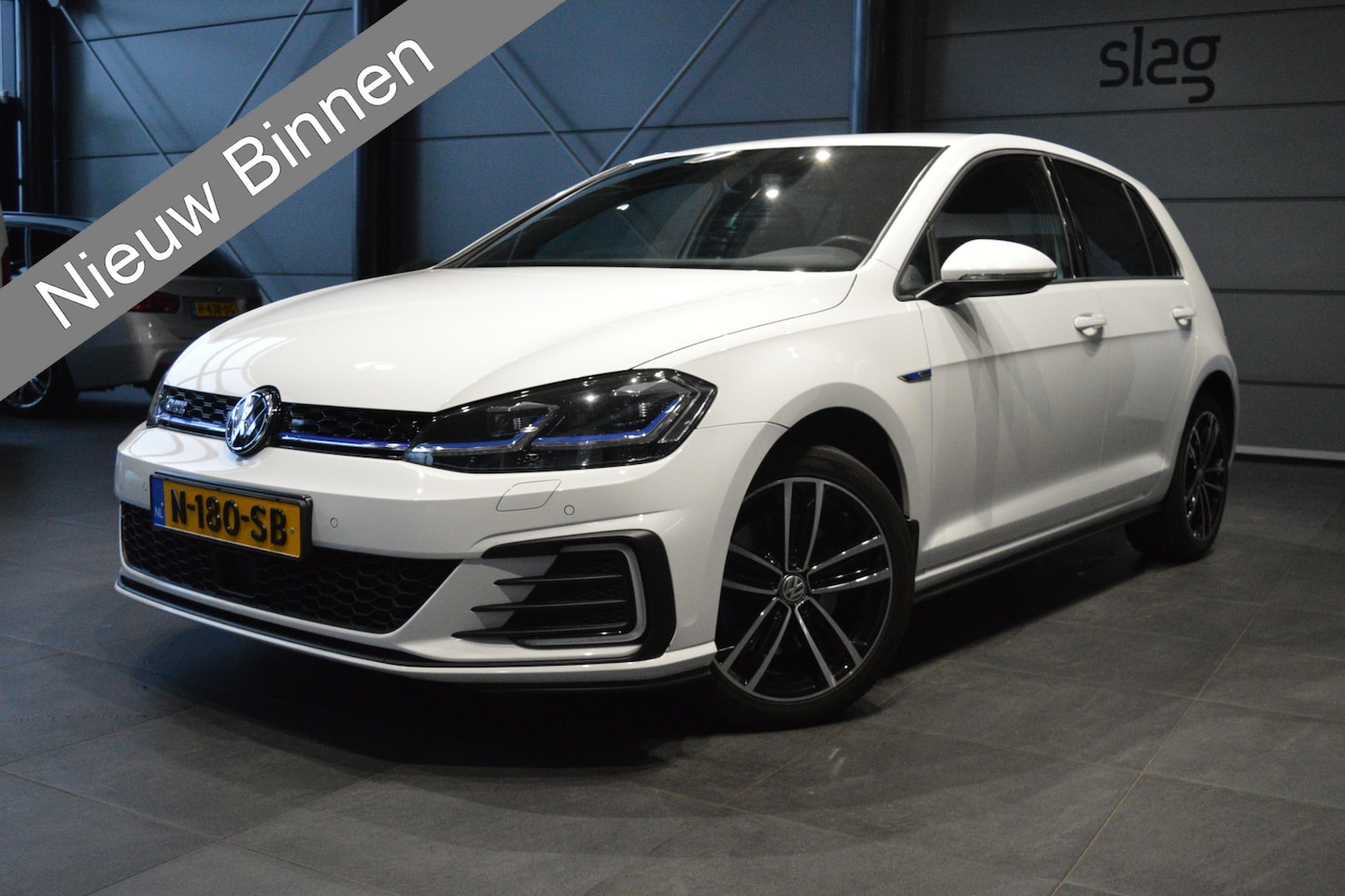 Volkswagen Golf - 1.4 eHybrid GTE app connect virtual cockpit trekhaak !! - AutoWereld.nl