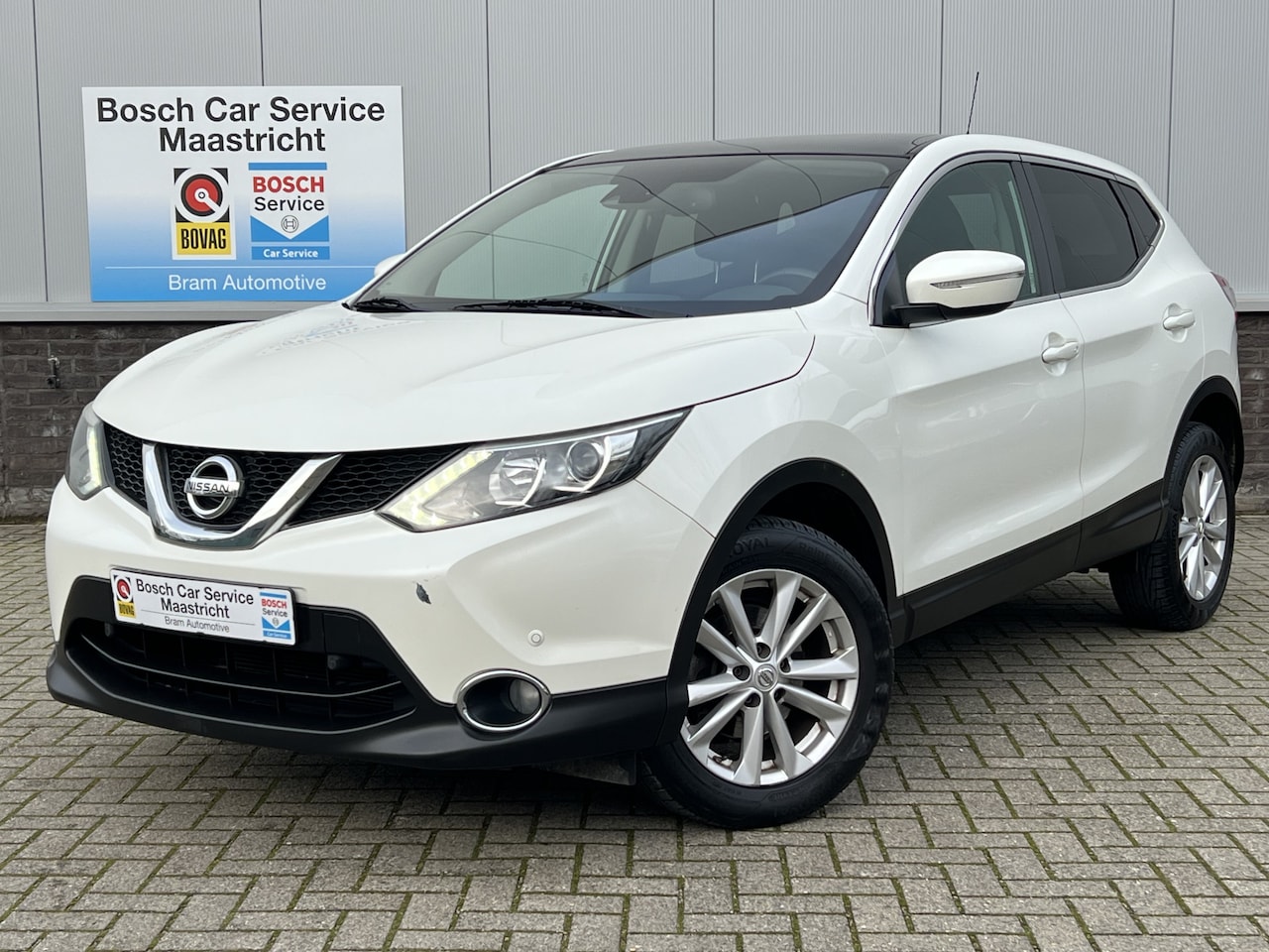 Nissan Qashqai - 1.2 Connect Edition | Panorama | Keurig onderhouden |  Interesse, Proefrit? Bel of app met - AutoWereld.nl