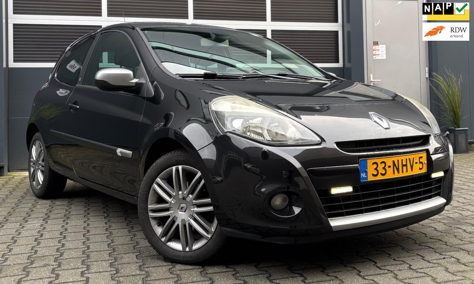 Renault Clio - 1.2 TCe 20th Anniversary*APK*DISTRIBUTIE*COMPLEET ONDERHOUDEN - AutoWereld.nl