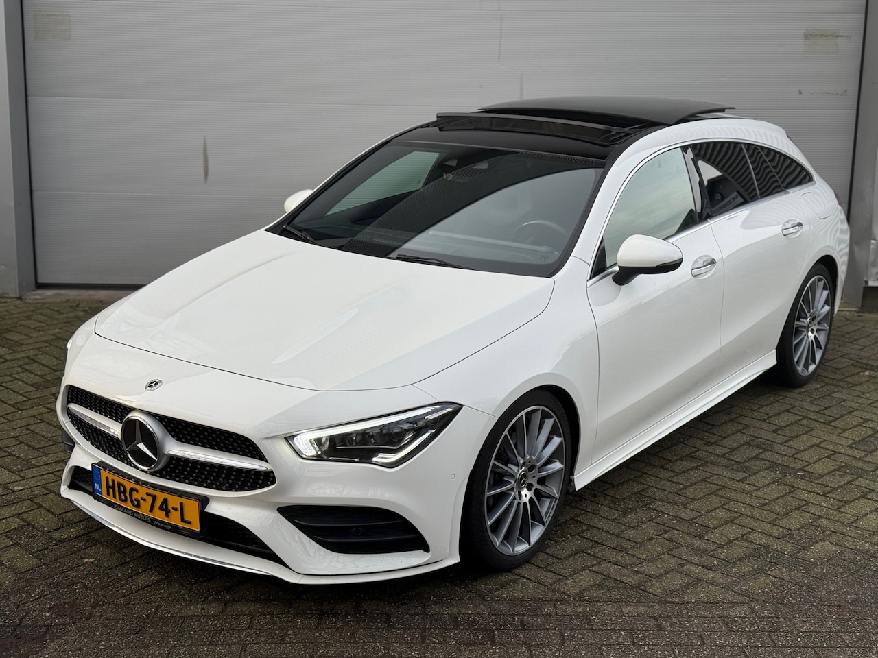 Mercedes-Benz CLA-klasse Shooting Brake - 180 Premium Plus AMG l Pano l Headup l Memory l Sfeerverlichting l Bi-Xenon l Virtual l - AutoWereld.nl