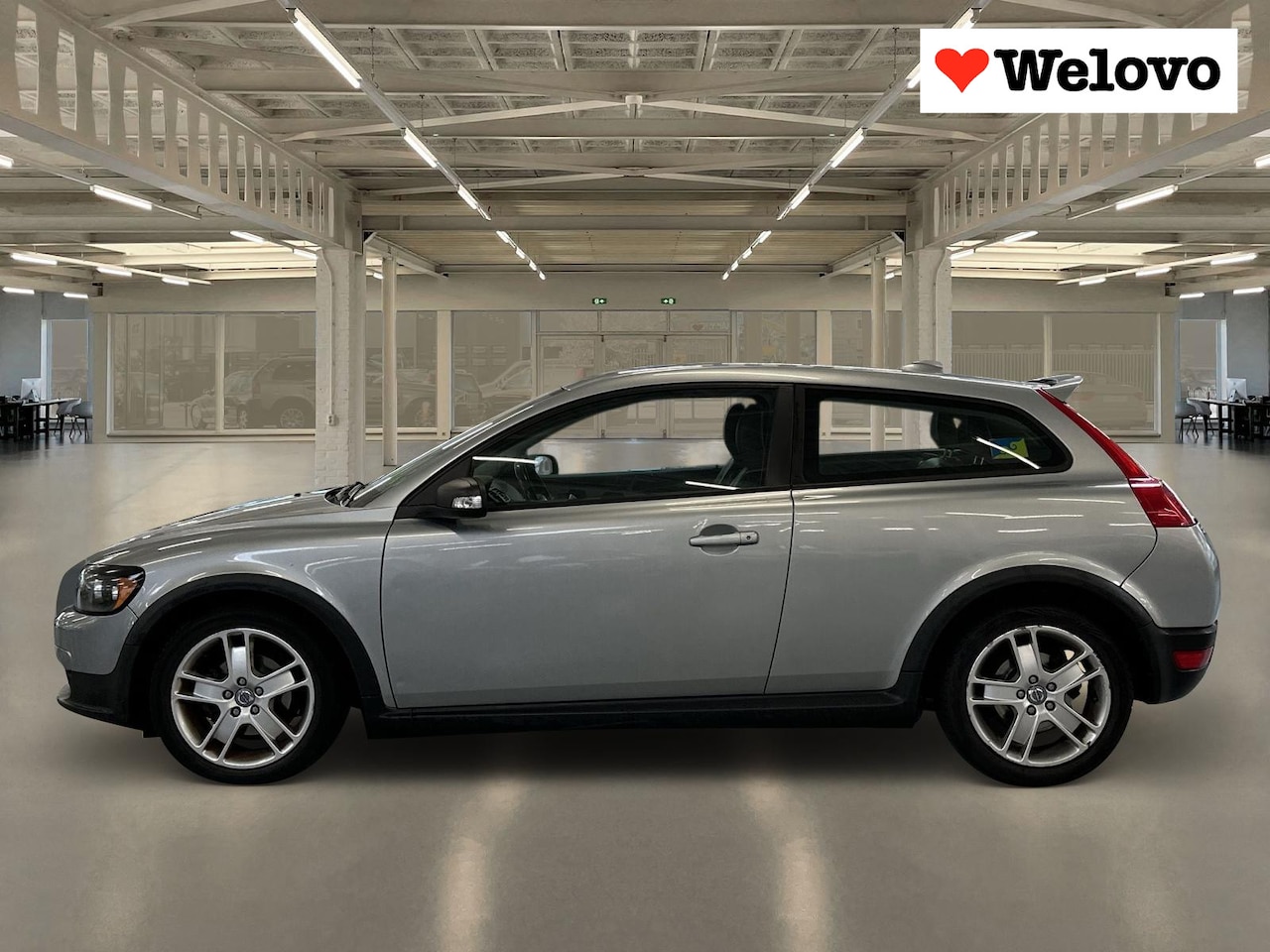 Volvo C30 - 1.8 Sport Netjes onderhouden, leder interieur, trekhaak,... - AutoWereld.nl