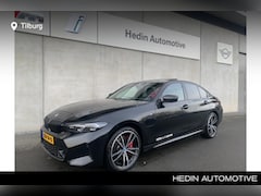 BMW 3-serie - 320e Sedan 320e High Executive M Sport pakket Pro | Achteruitrijcamera | Elektrisch bedien