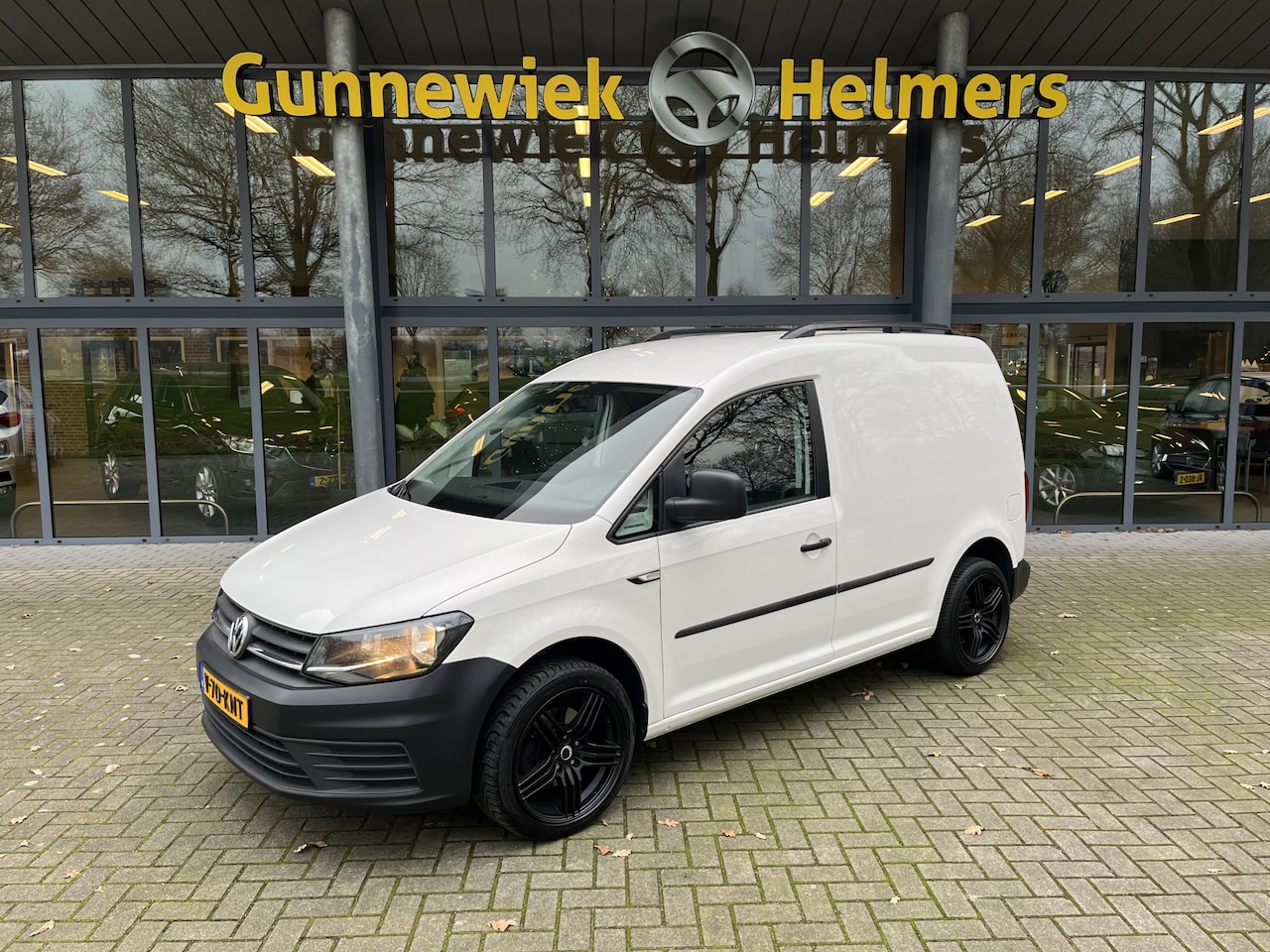 Volkswagen Caddy - 2.0 TDI L1H1 BMT | NAVIGATIE | TREKHAAK | AIRCO | LM VELGEN | CARPLAY - AutoWereld.nl