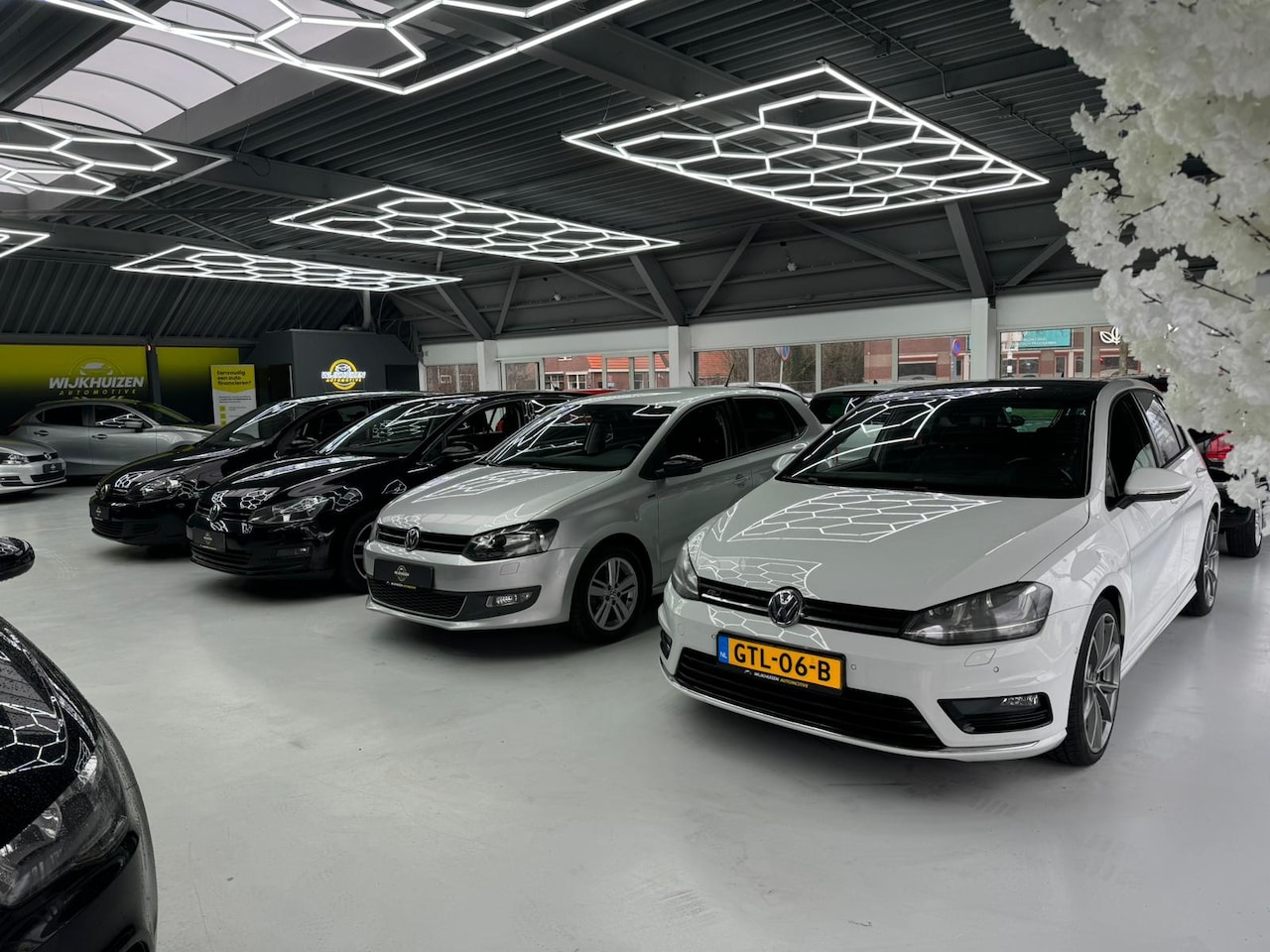 Volkswagen Polo - Golf Specialist altijd meer dan 10 stuks op voorraad ! - AutoWereld.nl