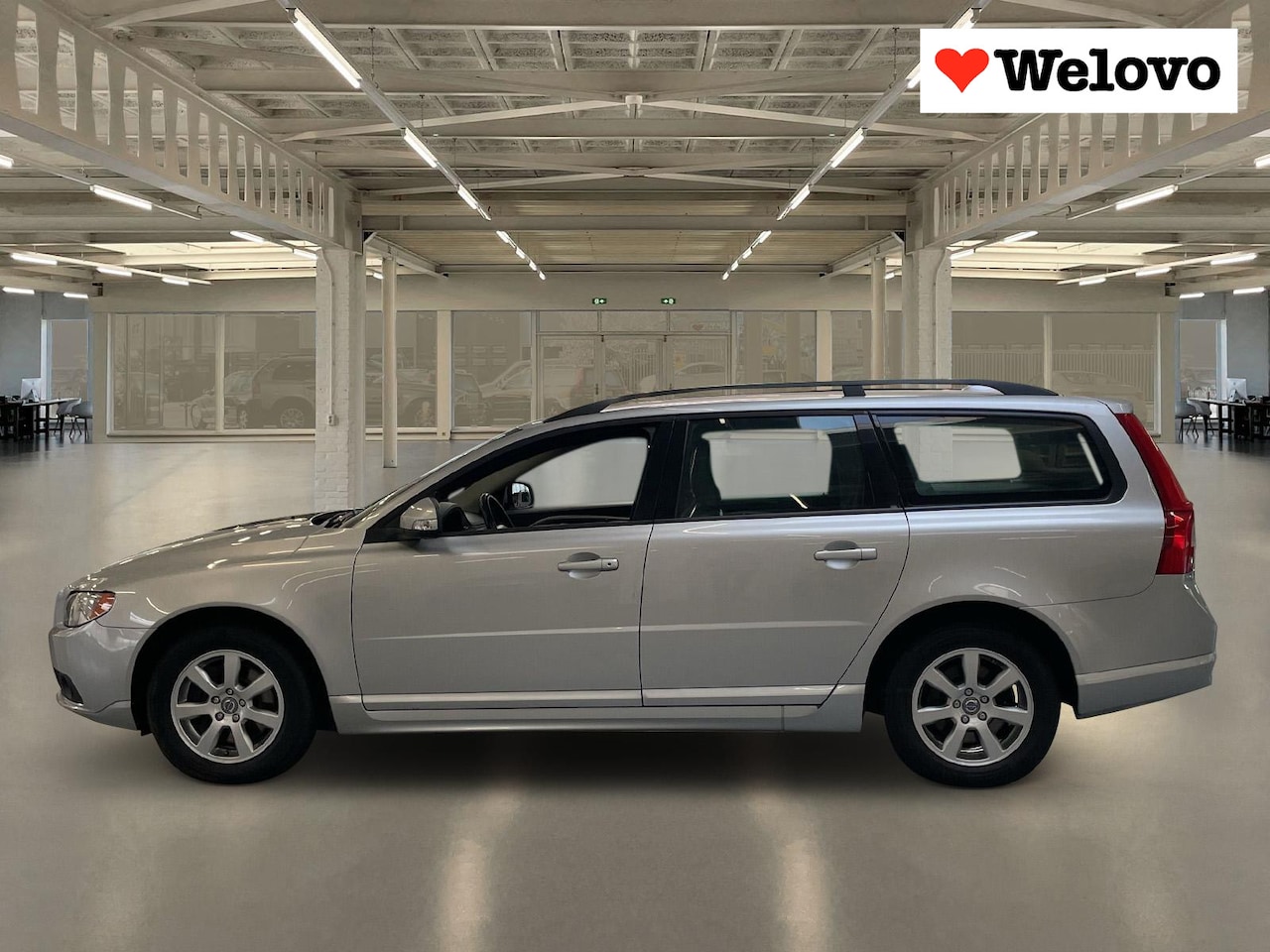 Volvo V70 - 2.5FT Momentum Prijs inclusief BTW Distributie vervangen en Garantie - AutoWereld.nl