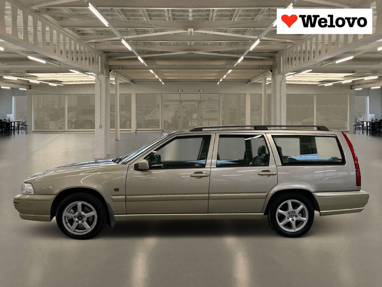 Volvo V70 - 2.5 Luxury-Line V70 Classic ! - AutoWereld.nl