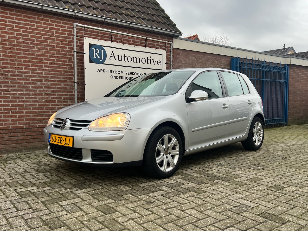 Volkswagen Golf - 1.6 FSI Optive 3 APK/NAP/5DEURS - AutoWereld.nl