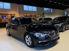 BMW 3-serie - 320i Luxury Line LCI LED Black Sapphire Metallic