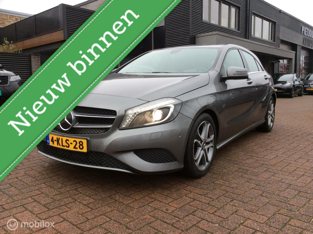 Mercedes-Benz A-klasse - 180 Ambition 4U3 17"Lm Vlg Nap half leder Nav - AutoWereld.nl