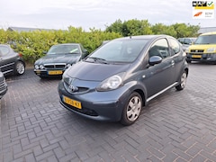 Toyota Aygo - 1.0-12V Access / APK oktober 2025