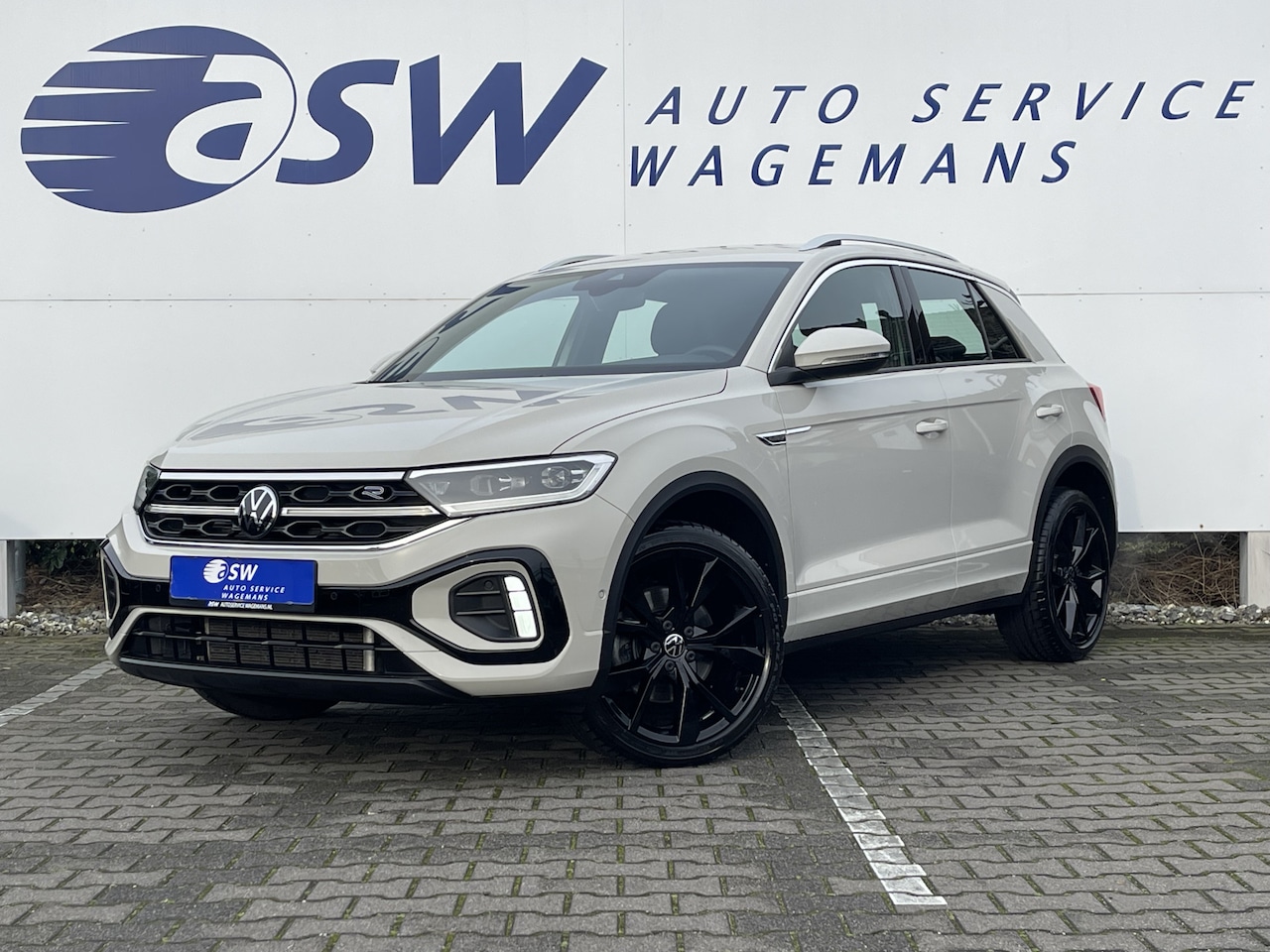 Volkswagen T-Roc - 1.5 TSI R-Line Business | CarPlay | ACC | IQ LED | DAB+ | Virtual Cockpit | 19 inch - AutoWereld.nl