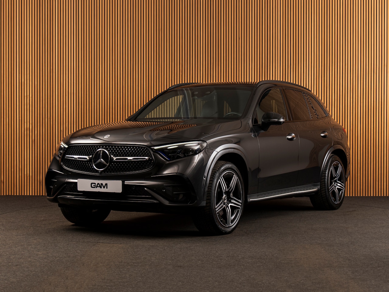 Mercedes-Benz GLC-klasse - 400e 4MATIC AMG Line PANO-BURMESTER-ACHTERASBESTURING - AutoWereld.nl