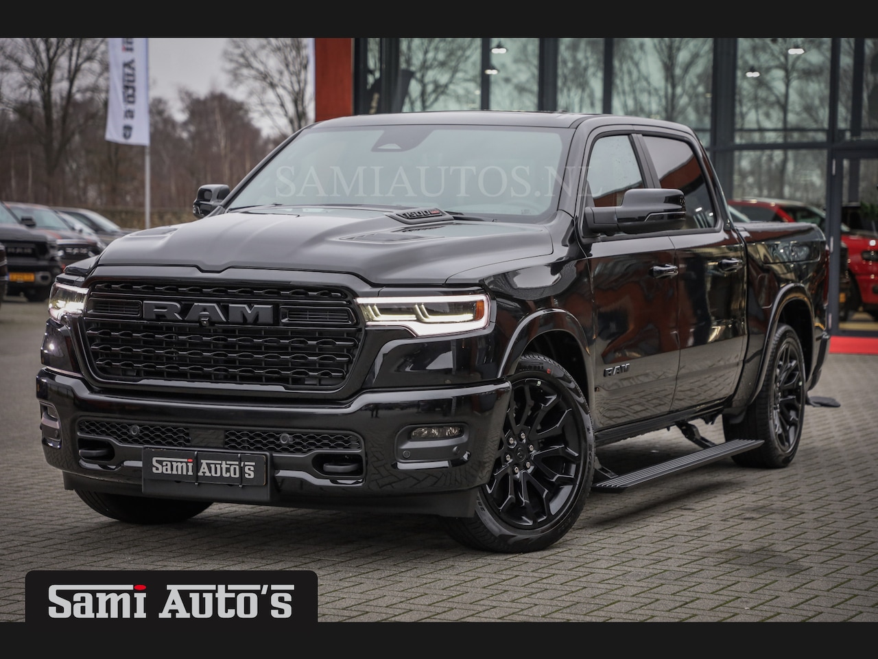 Dodge Ram 1500 - LIMITED NIGHT H.O 540PK 706 Nm 2025 | XB9 | MASSAGE | BOM VOL | CREW CAB | DUBBELE CABINE - AutoWereld.nl