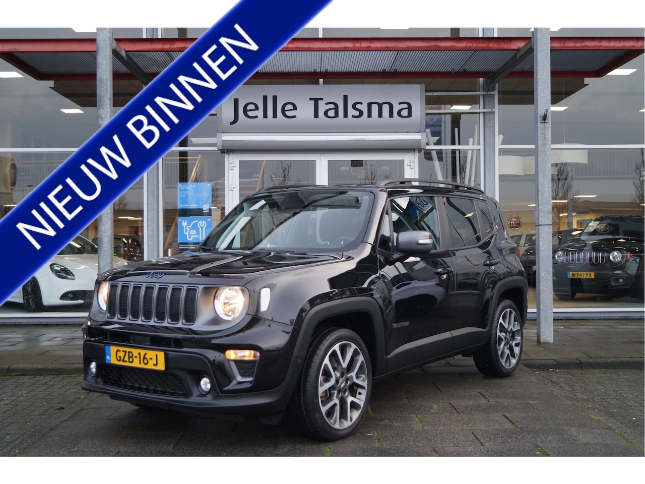 Jeep Renegade - 4xe 240 Plug-in Hybrid Electric S │19'' velgen│Clima│Cruise│Camera│CarPlay - AutoWereld.nl