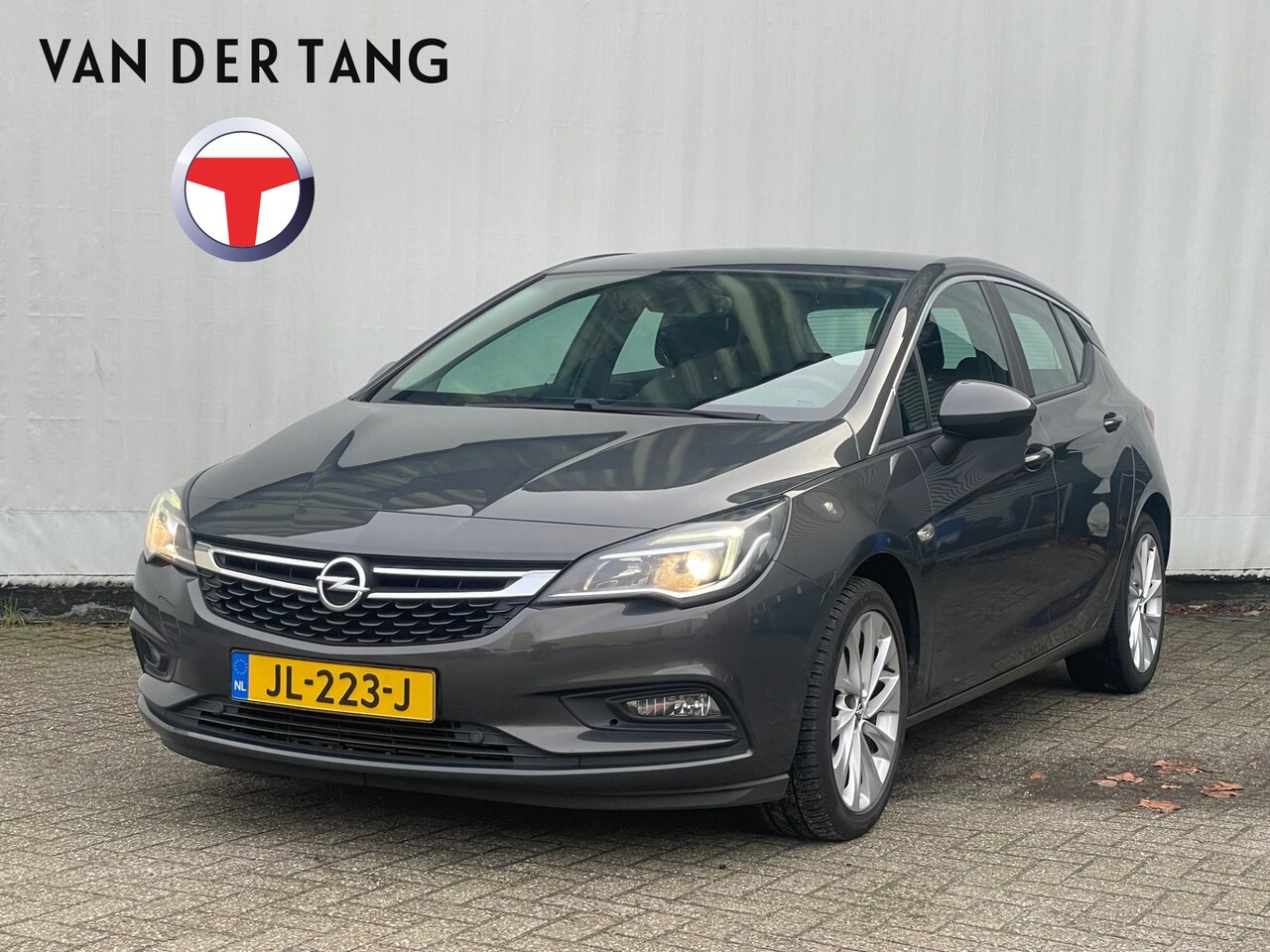 Opel Astra - 1.0 Edition+ / Navigatie / 105pk / Trekhk. - AutoWereld.nl