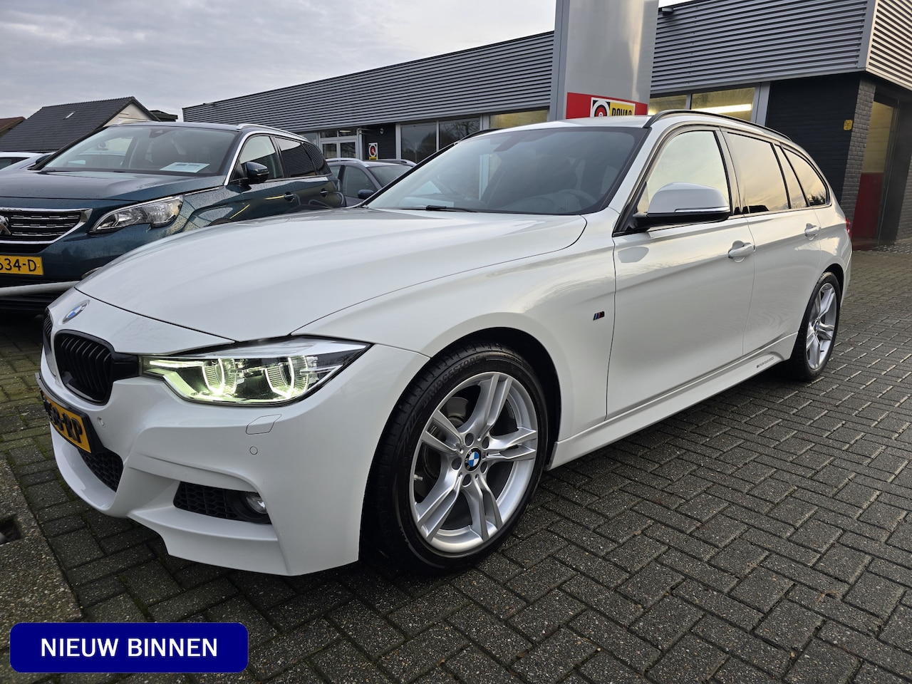 BMW 3-serie Touring - 318i M Sport Edition / Stoelverwarming / LED / PDC - AutoWereld.nl