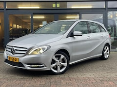 Mercedes-Benz B-klasse - 180 Ambition | Trekhaak 1200kg | Parkeersensoren | Cruise Control | Telefoonvoorbereiding