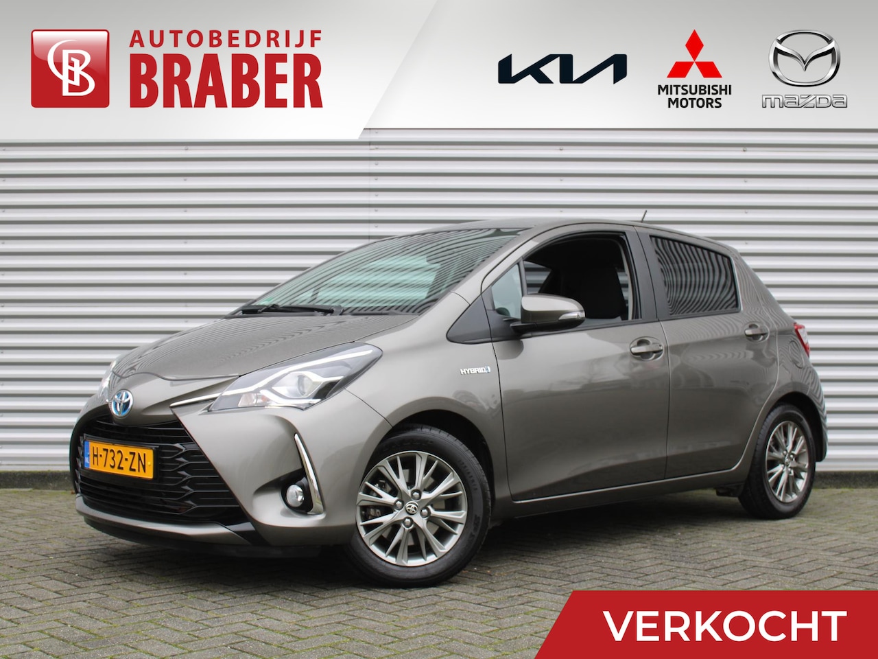 Toyota Yaris - 1.5 Hybrid Dynamic | Airco | Camera | 15" LM | Trekhaak fietsendrager | Weinig km | Apple - AutoWereld.nl