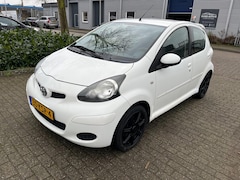 Toyota Aygo - 1.0-12V Comfort nieuwe apk