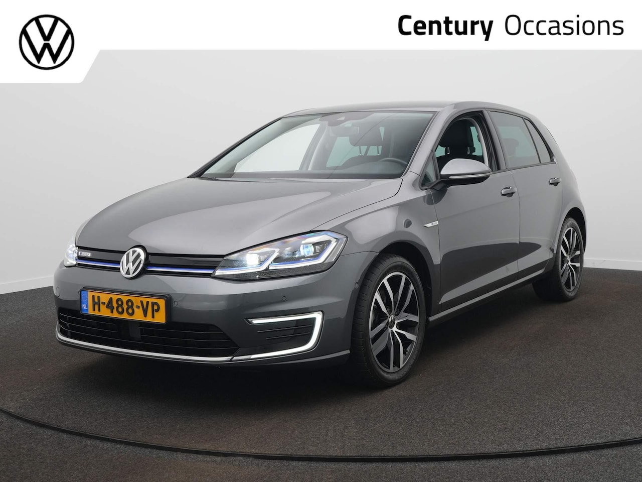 Volkswagen e-Golf - / Leer / Stoelverwarming / 17 inch / Camera / LED / Virtual cockpit - AutoWereld.nl