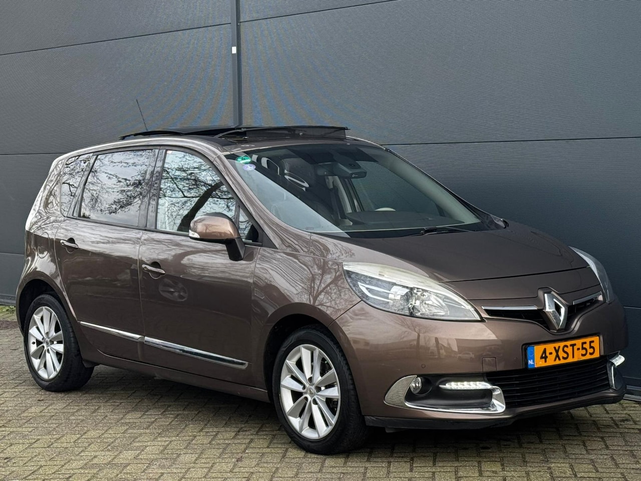 Renault Scénic - 2.0 LPG/G3 Privilege CLIMA NAVI PANO AUTOMAAT LEER PDC - AutoWereld.nl