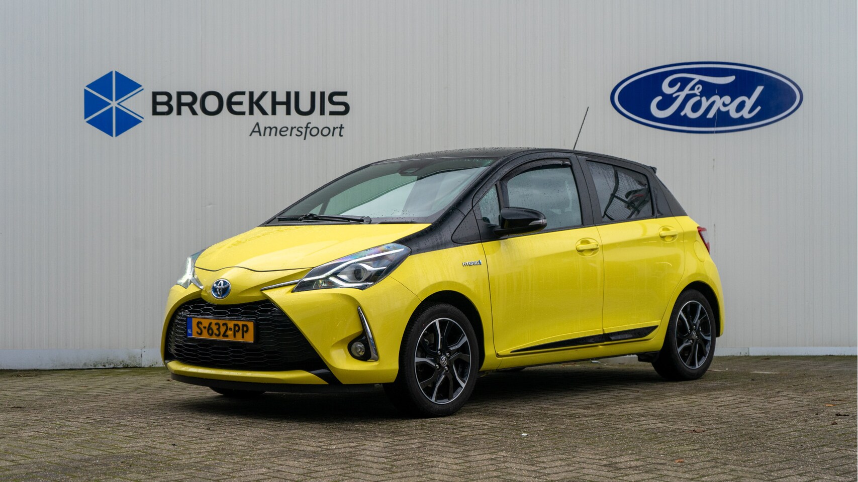 Toyota Yaris - 1.5 Hybrid Premium | Automaat | Stoelverwarming | Climate Control | Cruise Control - AutoWereld.nl